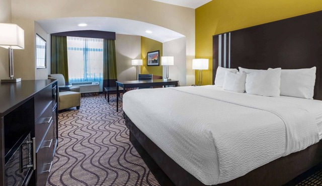 La Quinta Inn & Suites by Wyndham Artesia