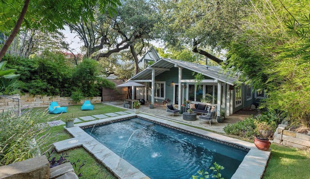 Ladybird Villa - Heated Salt Pool - Walk to SoCo