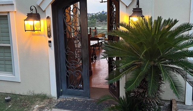Lago Lounge, Enjoy nature in a family retreat with pool and hot-tub