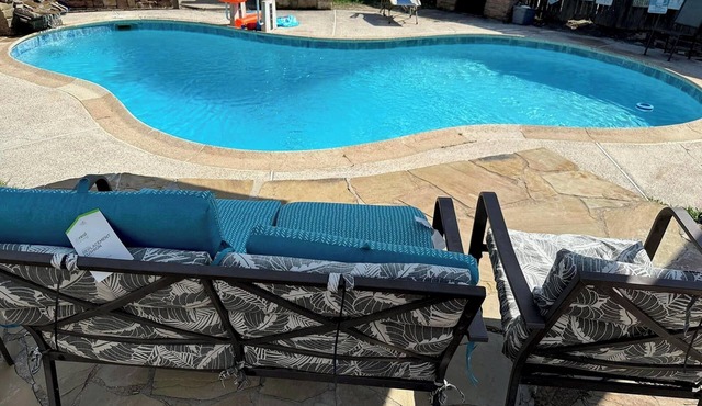 Lake house with a private pool near Lake Ray Hubbard and Downtown Dallas