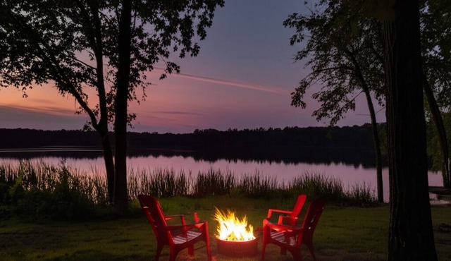 Lake Palestine Homes ideal for Retreat & Events-accommodate 20+ gather 40+