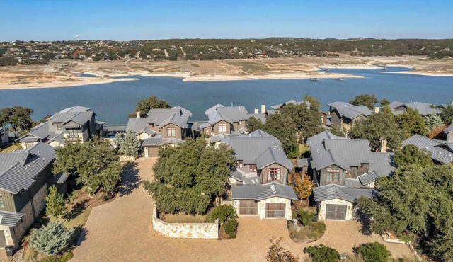 Lake Travis Cottage | Hot Tub | Pickleball | BBQ