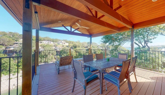 Lake Travis Waterfront Home with Dock Access | 4BR