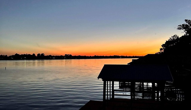 Lakefront Home on False River! Private Dock with 2 Story Pier & huge porch! in Jarreau