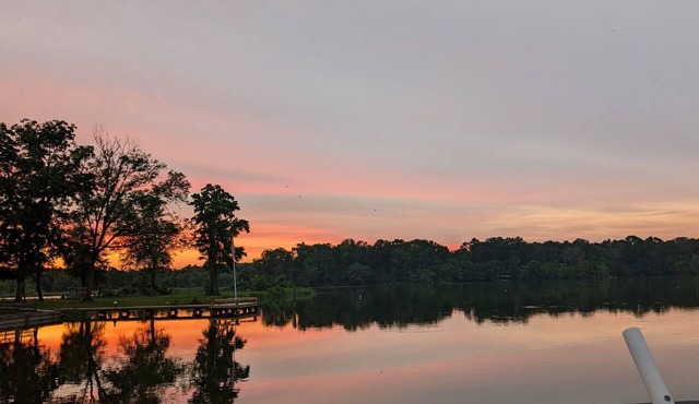 Lakefront Retreat w/Pool Patio Sleeps 7–8 Fishing & Hunting Retreat