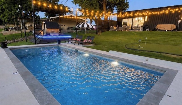 Lakefront Wellness Retreat · Pool · Sauna · Hot Tub