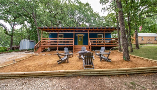 Lakeside Cabin Newly Remodeled .4mile to boat ramp with boat parking and Kayaks.