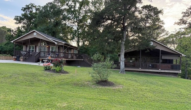 Lakeside Living w/Separate Bar, Hot Tub, Firepit