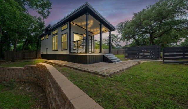 Lakeside Tiny Home|Boat Parking | Lake Access