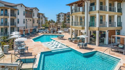 Landing Apartments - The Artesian at Bee Cave
