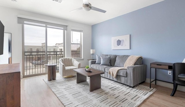 Landing | Beautiful 1BD, Gym, Pool