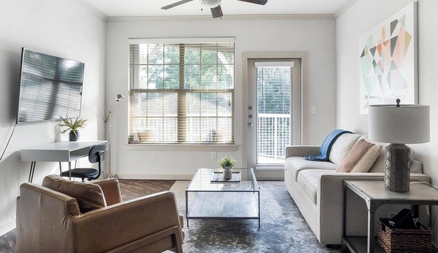 Landing | Beautiful 2BD, Pool, Clubhouse