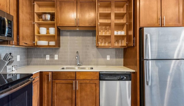 Landing | Spectacular 1BD, Clubhouse
