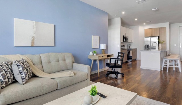 Landing | Spectacular 2BD, Pool, Clubhouse