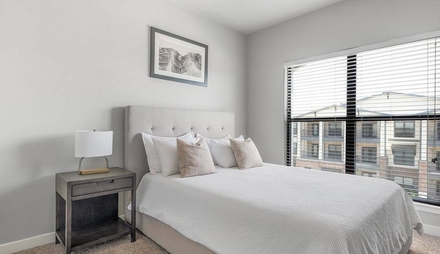 Landing | Stunning 2BD, Pool, Clubhouse in Katy