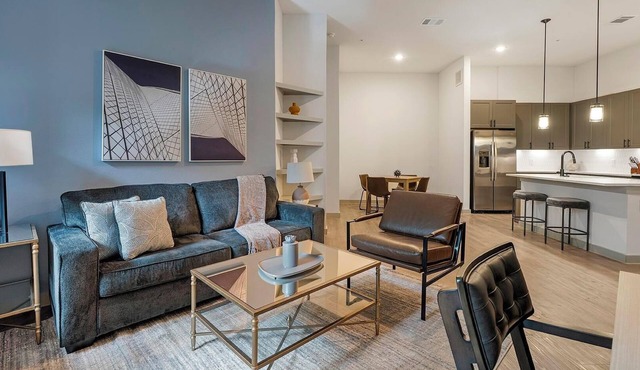 Landing | Stunning 2BD, Rooftop Lounge, Game Room in Austin