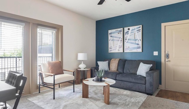 Landing | Stylish 1BD, Pool, Gym