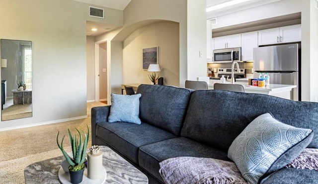 Landing | Stylish 2BD, Gym in League City