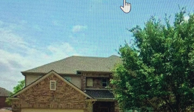 Large home in Taylor, Texas. Stay for a while. Community pool and playground in Taylor