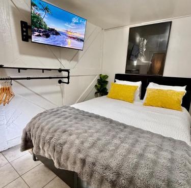 Las Casita-Cozy Apartment near Airport, Downtown, UTEP, Fort Bliss