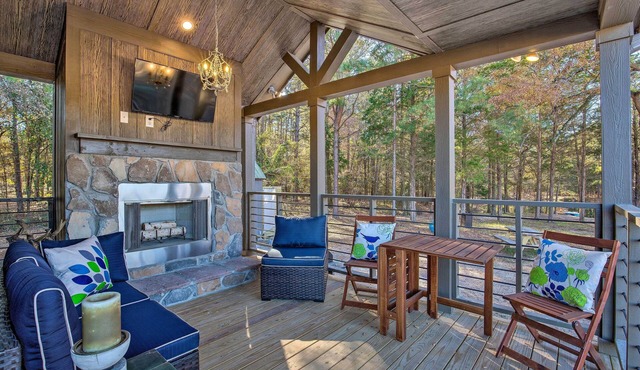 'Little Lucky Star' w/Pond, Boat & Pasture View!