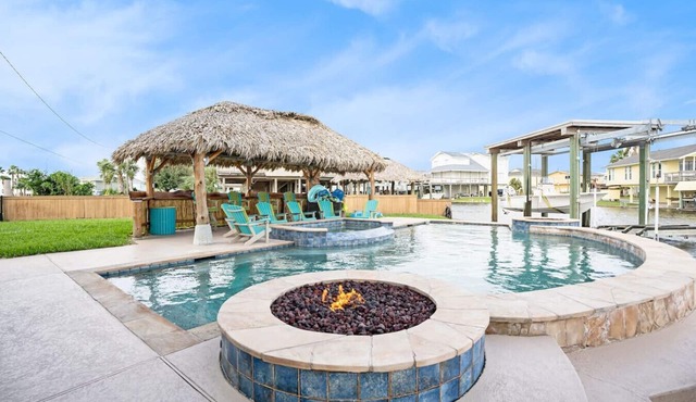 Livin’ the Dream – Waterfront Home w/Private Pool