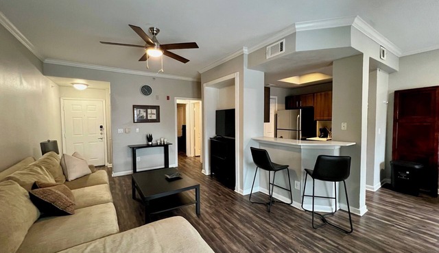 Location Location Location! Great apartment in Uptown