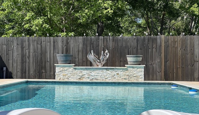 Lodge #2 w Pool, Game Room, 1/2 Mile to Boat Ramps