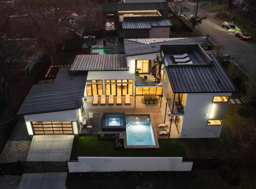 Lone Star Lookout by Lux Tiny Resorts
