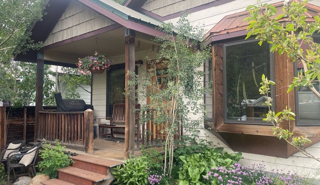 Lovely 3-bedroom, 2-bath house. Perfect for your mountain getaway!