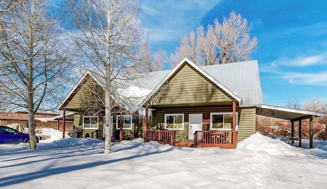 Lovely home with patio & yard - great central locale near fishing & skiing