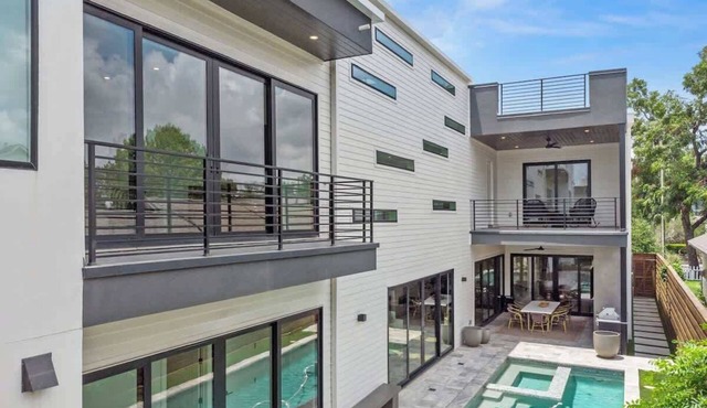 Lux 4100sqft Estate Rooftop Pool/Spa