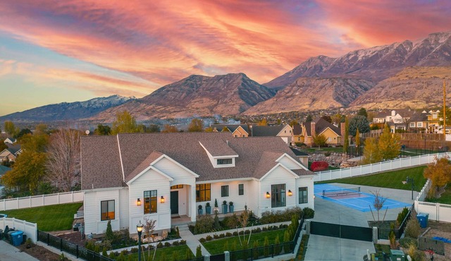 Luxe Group Retreat with Spa + Gym + Pickleball in Lindon