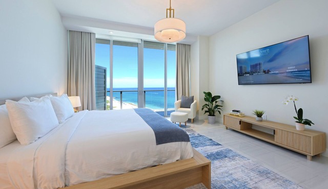 Luxury Beachfront Fully Furnished Penthouse in Singer Island! in Riviera Beach