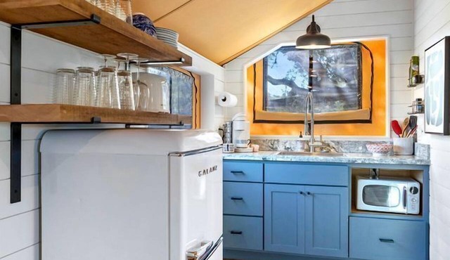 Luxury Cabin, with Hot-Tub Access in Ingram, Texas for Relaxing Weekends Away