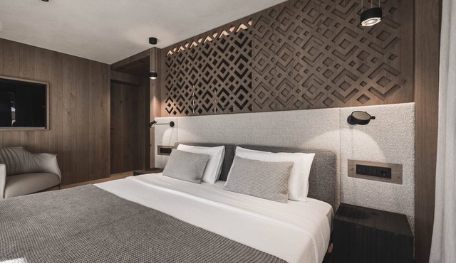 Luxury Chalet Alpurio, private chalet with Wellbeing Manager in Selva di Val Gardena