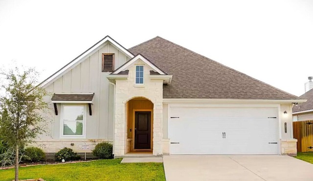 Luxury Home Near Kyle Field & Expo Center