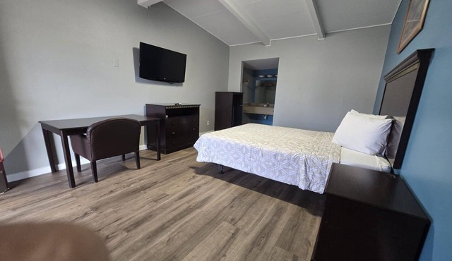 Luxury Inn & Suites and RV Park