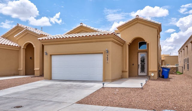 Luxury Modern Home near Ft. Bliss and Airport