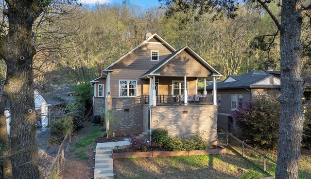 Luxury Modern Stay 3BR/2BA Pet Friendly Home Near UAB in Birmingham