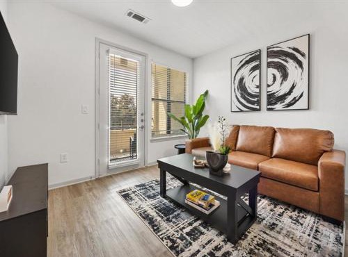 Luxury & Vibrant stay in Frisco with pool & gym
