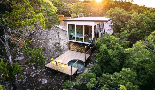 Luxury Villa near Marble Falls for Weekend Getaways in Texas for Couples
