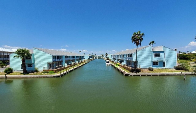 Luxury Waterfront Condo with a View in Rockport