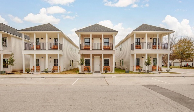 Martha's: New Home, 2mi-A&M/Walk-Legends Event Ctr