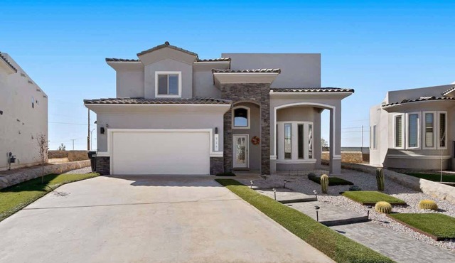 Massive Backyard! Tri Level Home 4 Bed 3.5 Bath