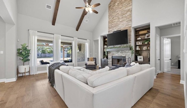 Midlothian Masterpiece w/5 Bedrooms in Midlothian