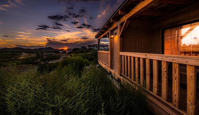 Miners Cabin #4 - King Bed - Private Balcony with Views