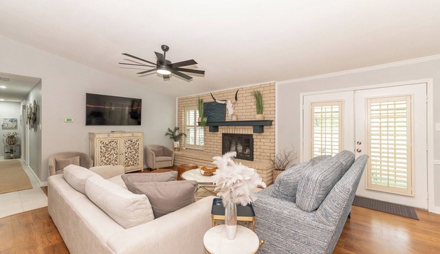 Modern 4-bedroom home, Perfect location in San Antonio with patio and games