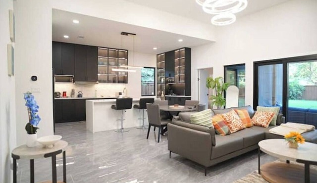 Modern 4BR Home Near DAL Airport & Top Attractions