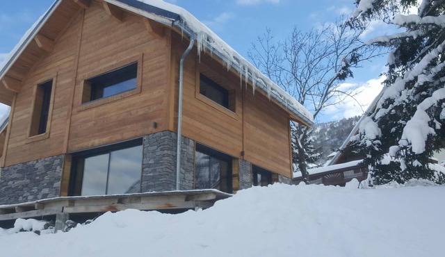 Modern chalet 4*, very comfortable and quiet. Ideal for 2 or 3 families. in Valloire